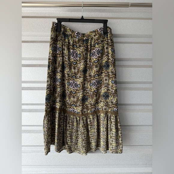Frye & Co Floral Patterned Skirt - Picture 1 of 5